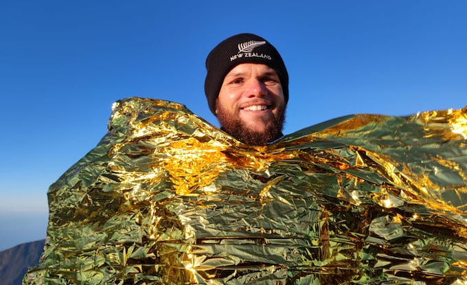 Il soulève 85 kilos à l'arraché au sommet du Piton des Neiges