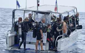 Chaîne humaine sous-marine : Retour en images sur un record mondial