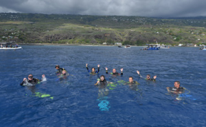 Chaîne humaine sous-marine : Retour en images sur un record mondial