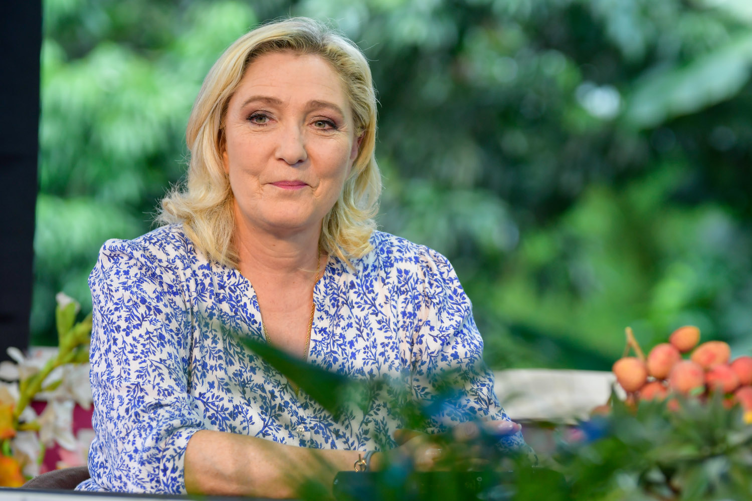 Photos - Le cabri massalé chez Coindin n'a plus de secret pour Marine Le Pen