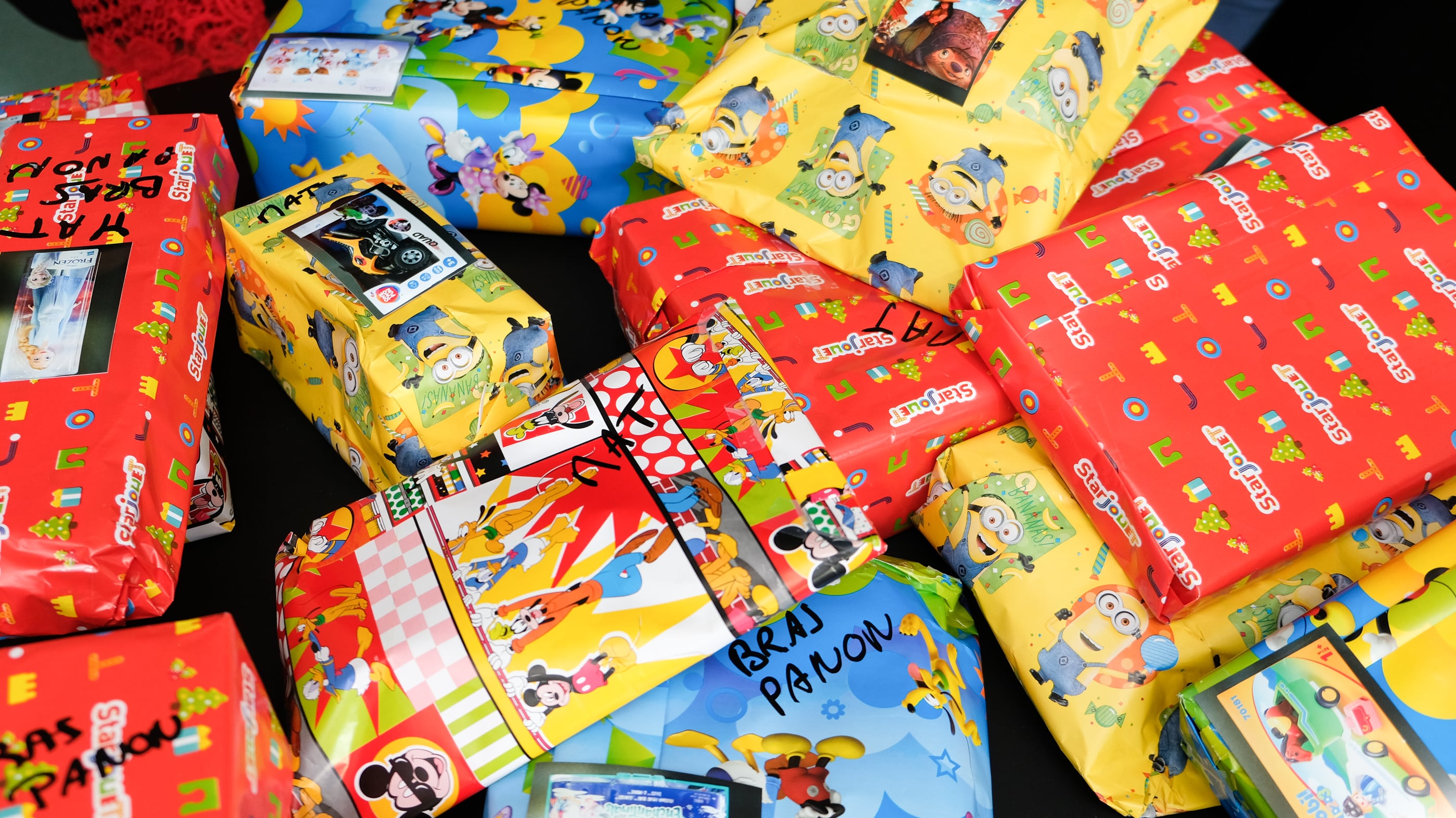 Noël à l’Hôpital : Les Notaires de la Réunion offrent des cadeaux aux petits patients du Centre Hospitalier Ouest Réunion et de l’Etablissement Publique de Santé Mentale de La Réunion