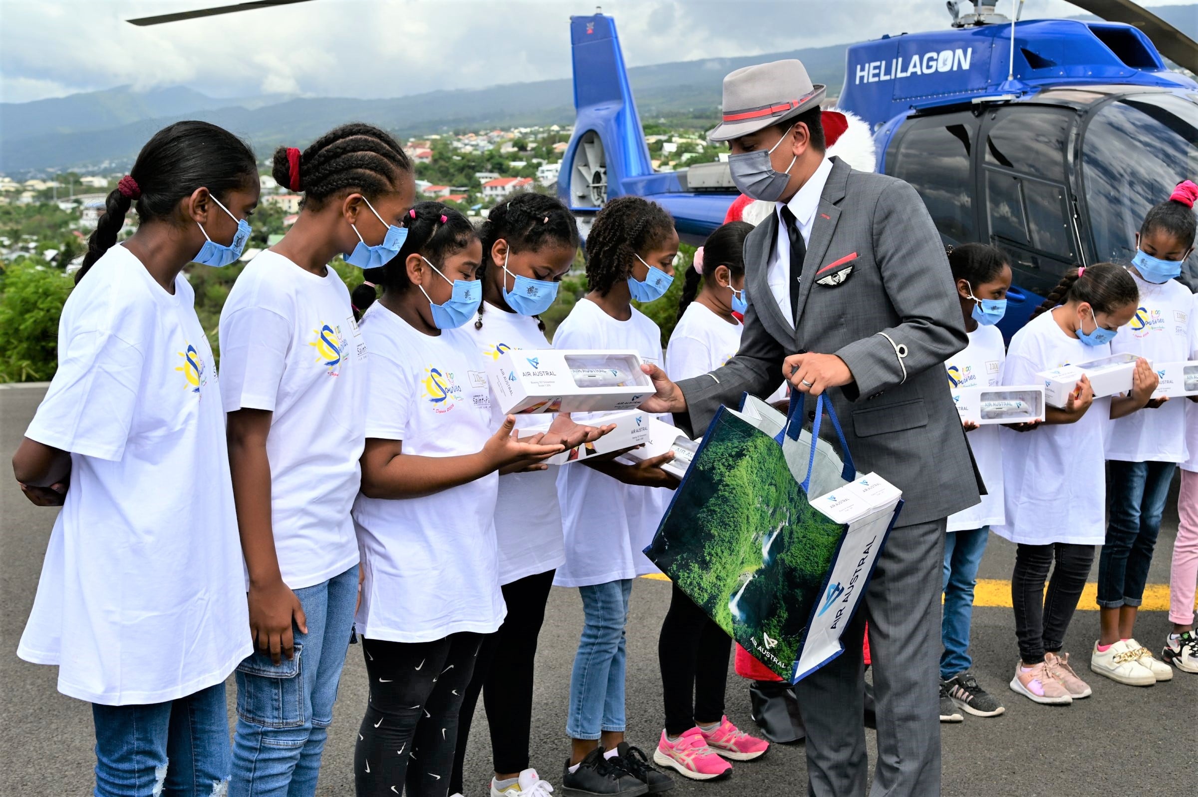 Les marmailles de 1000 Sourires s'envolent avec Hélilagon et Air Austral pour fêter Noël