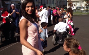 Miss Réunion rend visite aux patients de l'hôpital du Tampon