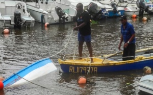 En images : Le port de St-Gilles méconnaissable après le passage de Bejisa