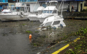 En images : Le port de St-Gilles méconnaissable après le passage de Bejisa