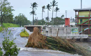 La Réunion bien amochée: Retour en images