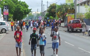 Sud: La température monte devant les lycées