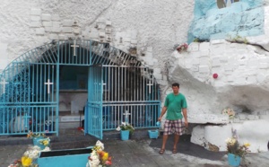 St-Pierre: Les gardiens de Notre Dame de Lourdes restaurent la grotte