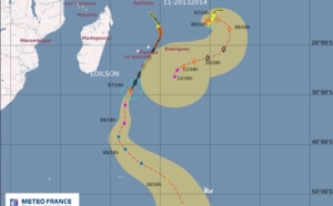 La dépression tropicale à 1.605 km à l'Est de la Réunion