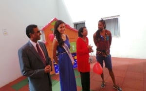 CHU de St-Denis: Miss Réunion et Kaf Malbar au chevet des enfants malades