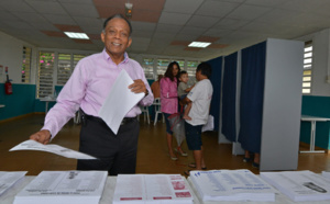 En images : Jour de vote à Saint-Denis
