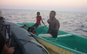 Deux pêcheurs comoriens à la dérive depuis 40 jours sauvés par les FAZSOI
