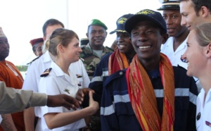 Les deux naufragés débarquent aux Comores dans la liesse générale