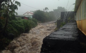 Fortes pluies dans le Sud: Le PC ORSEC activé à St-Philippe, les écoles fermées mardi