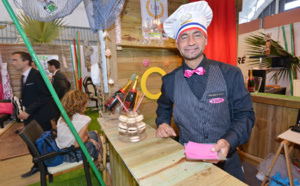 Ambiance bon enfant à l'occasion de l'inauguration du salon de la maison