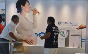 Ambiance bon enfant à l'occasion de l'inauguration du salon de la maison