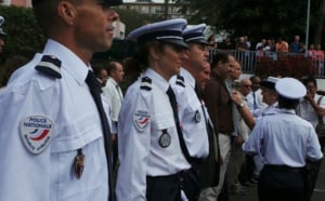 La police se recueille en hommage aux policiers morts pour la France