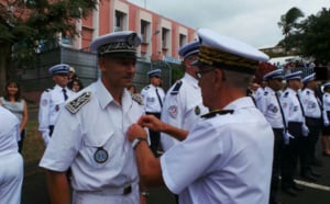 La police se recueille en hommage aux policiers morts pour la France