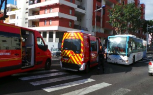 St-Denis: Accident entre un véhicule et un bus, 8 blessés
