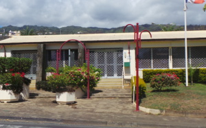 Emploi : Une trentaine de jeunes bloquent l'entrée de la médiathèque de la Trinité