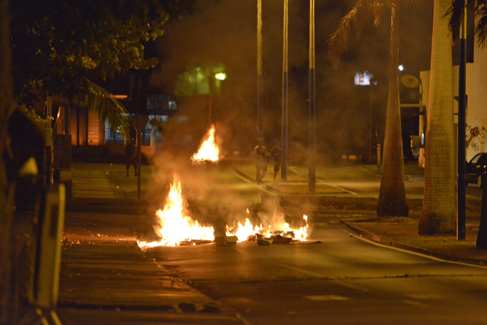 La deuxième nuit de tensions au Chaudron en images