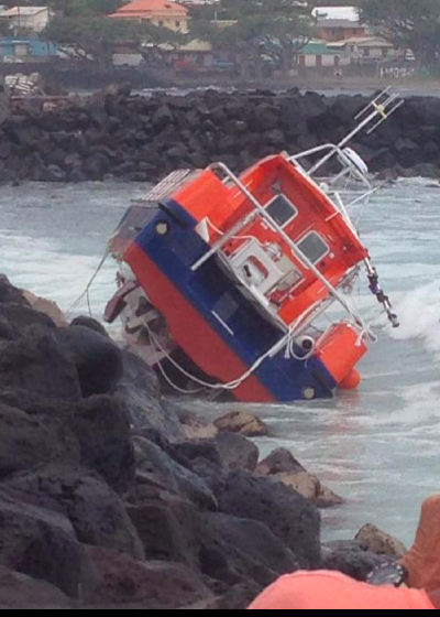 La nouvelle vedette de la SNSM échouée à St-Pierre: Les premières images de l'accident