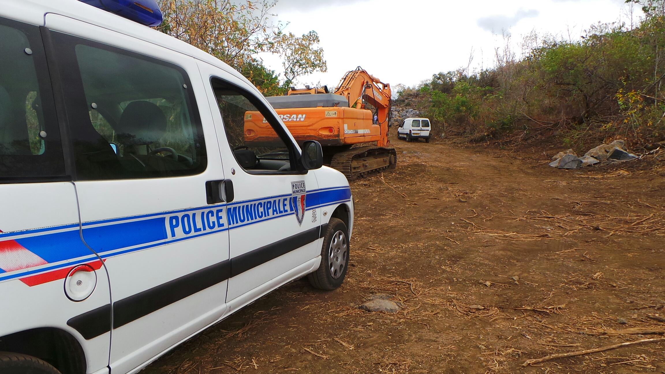 La Possession dénonce les pratiques illégales de transporteurs engagés sur la nouvelle route du Littoral
