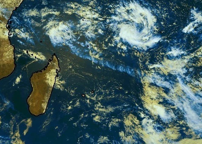 Une perturbation tropicale à 1.825 km de La Réunion