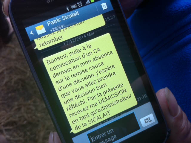 Sicalait : C'est nouveau, la démission par texto...