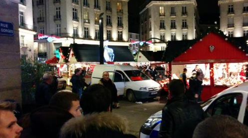 Nantes : une camionnette fonce dans la foule du marché de Noël, 11 blessés