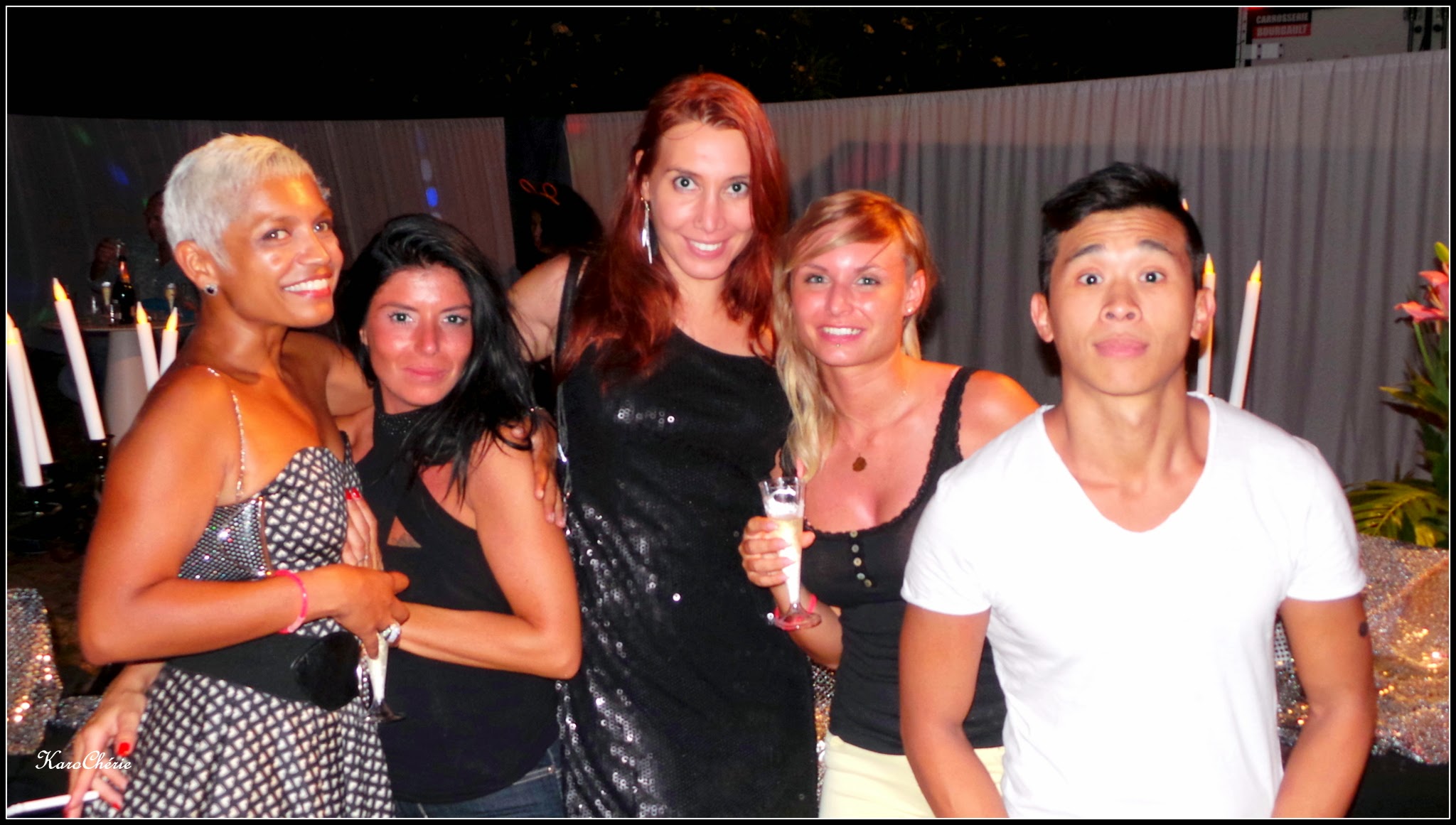 Jolies filles et techno pour le nouvel an à la Villa Ibiza