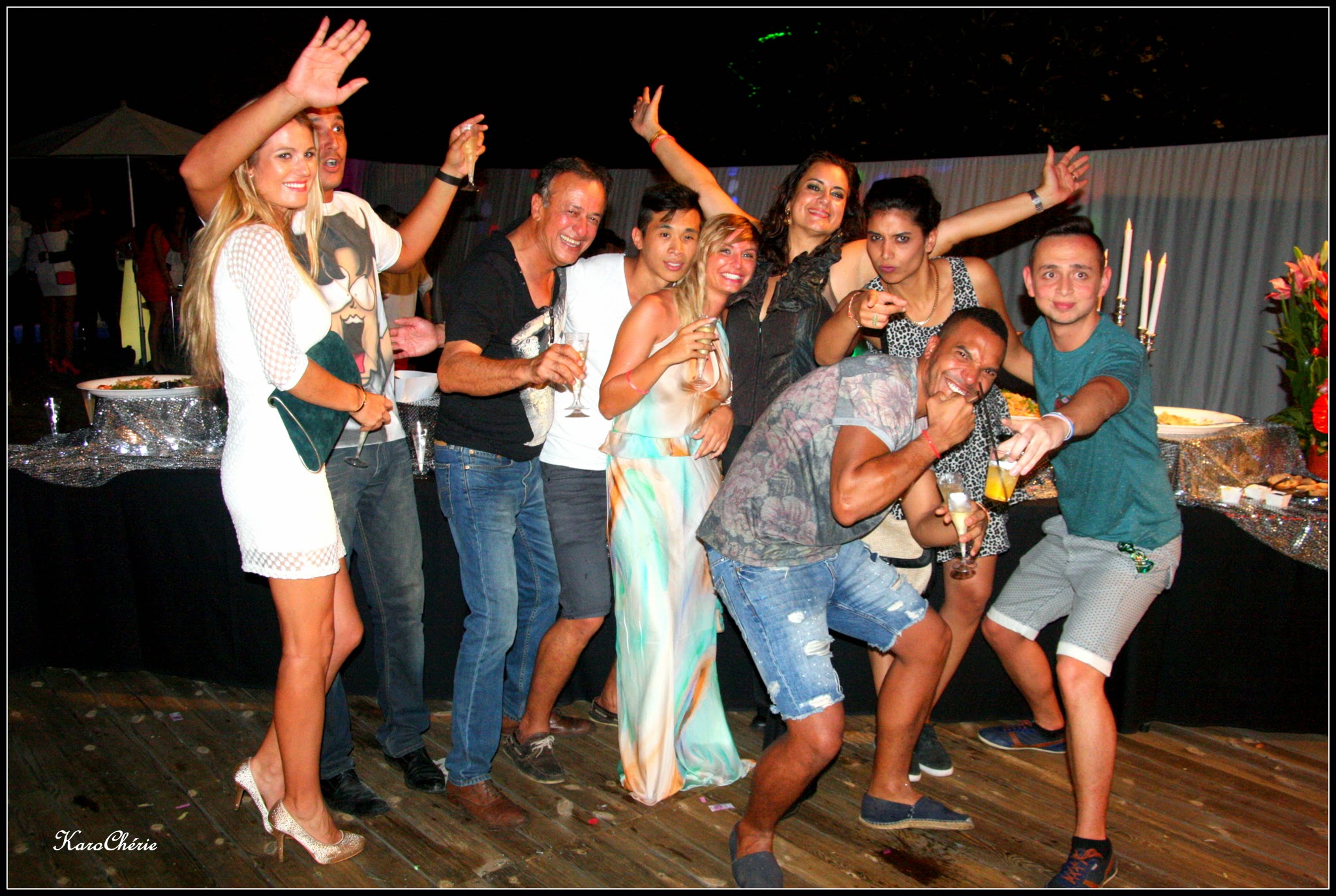 Jolies filles et techno pour le nouvel an à la Villa Ibiza