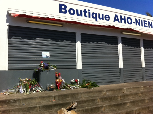 Meurtres à Grands-Bois : Trois interpellations, une jeune femme connue de la justice