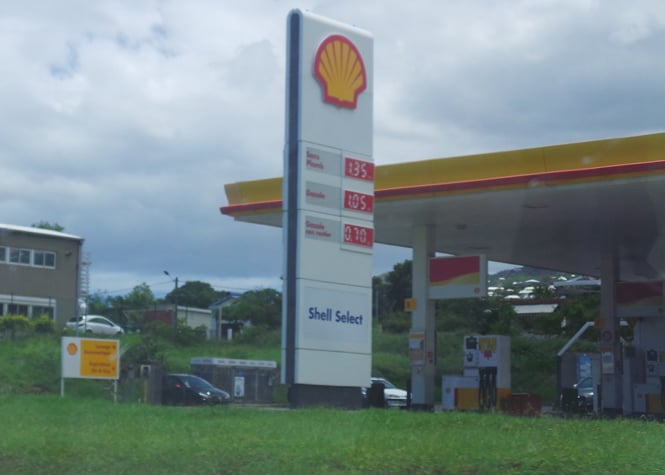 Stations essence : Files d'attentes raisonnables dans l'ouest