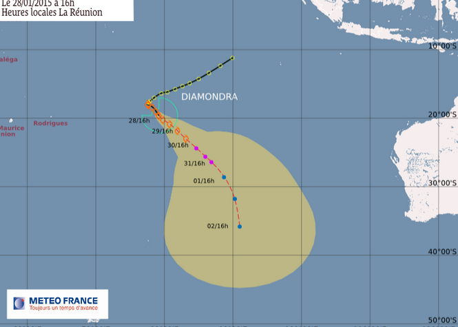A 1220 km de la Réunion, Eunice se transforme en cyclone tropical