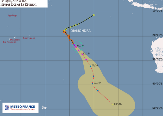 A 1335 km de la Réunion, le cyclone Eunice est toujours aussi puissant