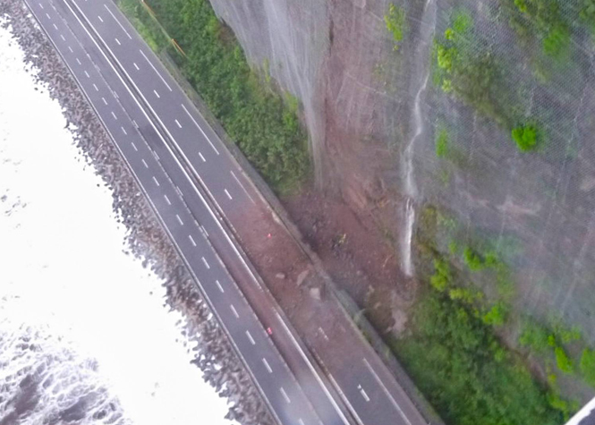 Route du Littoral : les photos de l'éboulis