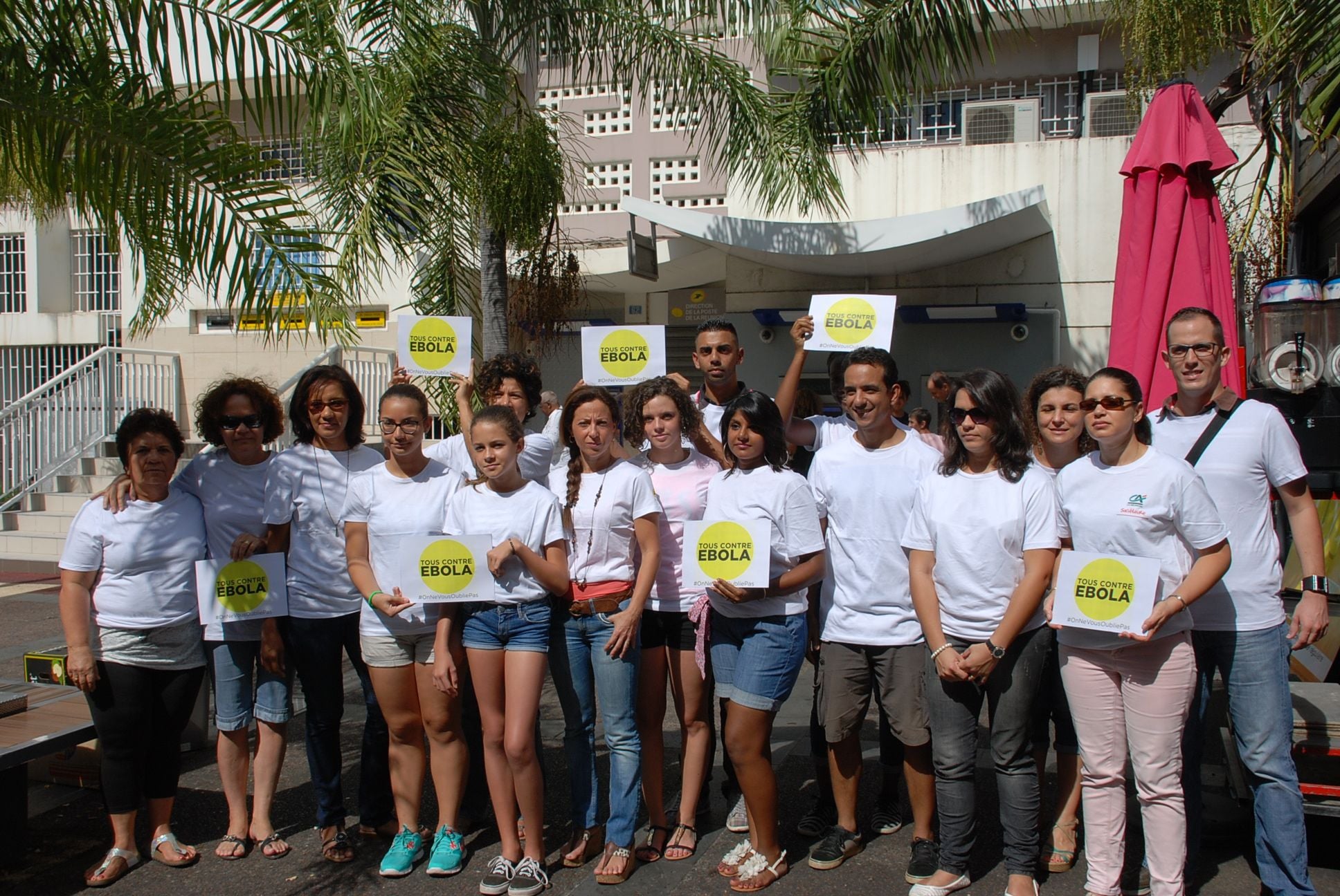 St-Denis: Un flash mob dans la rue piétonne contre le virus Ebola