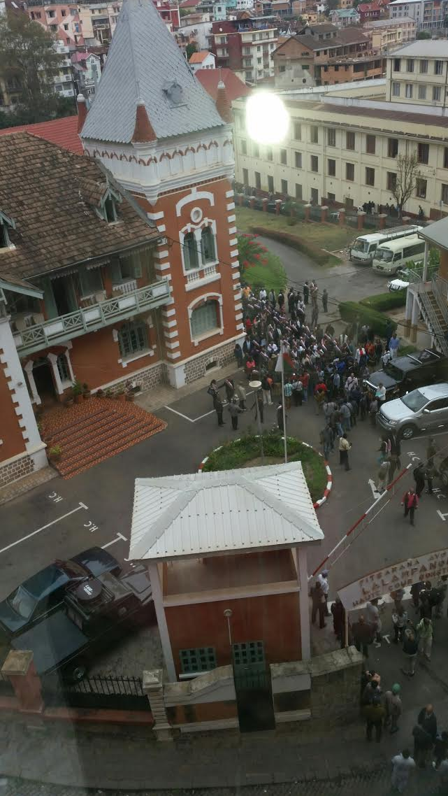 Madagascar : Rumeurs de troubles après la destitution du président
