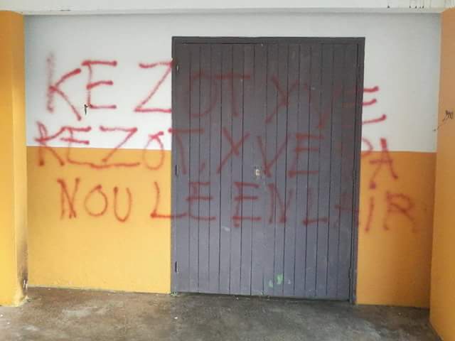 Ste-Rose: Des tags pro-Vergoz découverts sur les murs d'une école