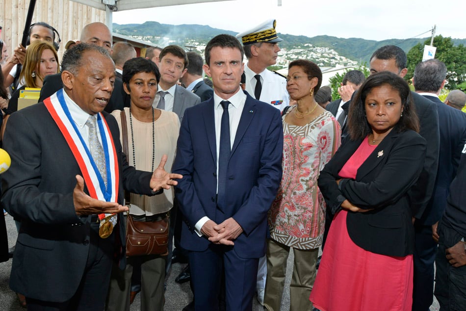 Retour images: Manuel Valls fait son marché aux Camélias