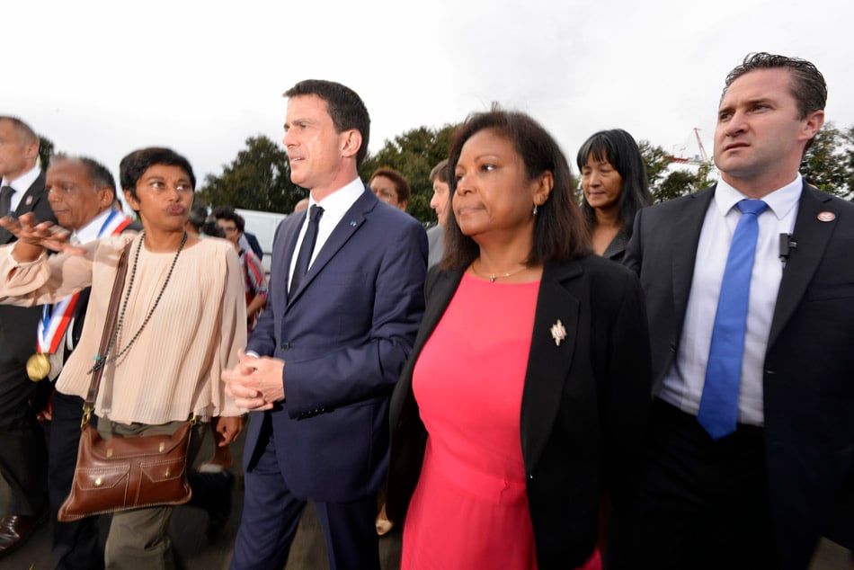 Retour images: Manuel Valls fait son marché aux Camélias