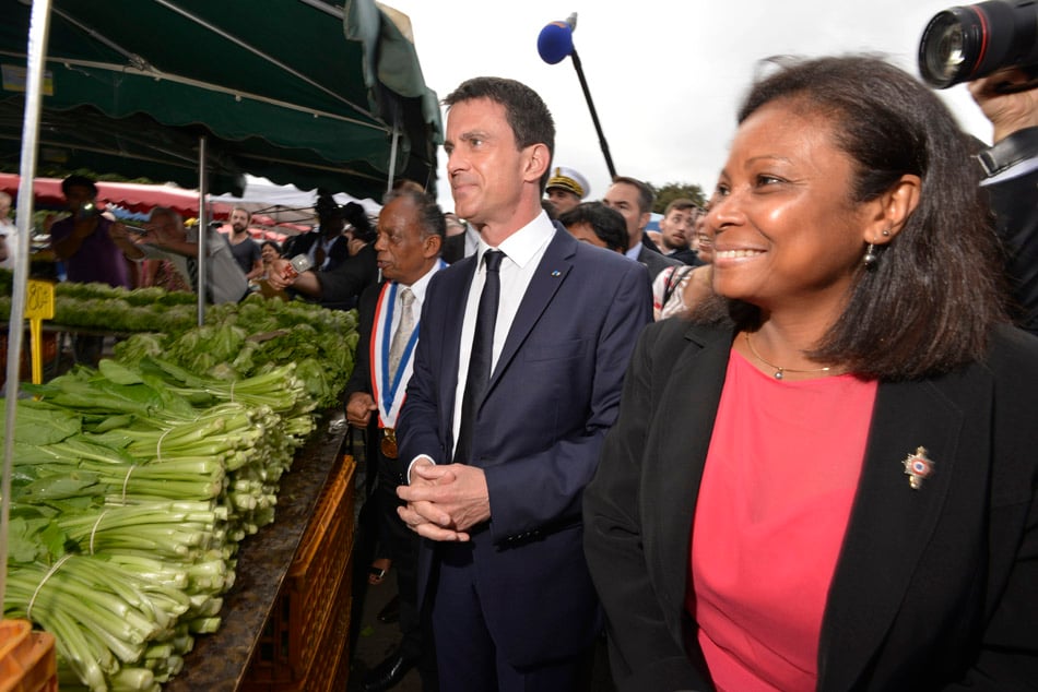 Retour images: Manuel Valls fait son marché aux Camélias