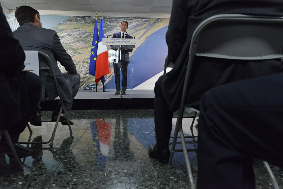 Retour en images sur le discours de Manuel Valls à Gillot avant son départ pour Mayotte
