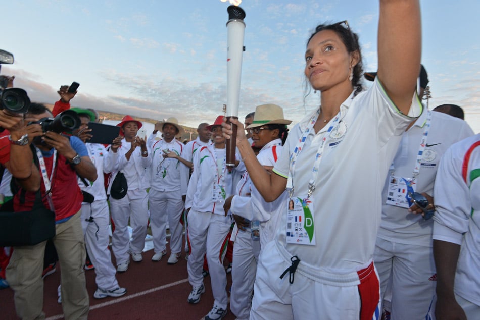 JIOI: La flamme entre les mains de nos plus grands sportifs