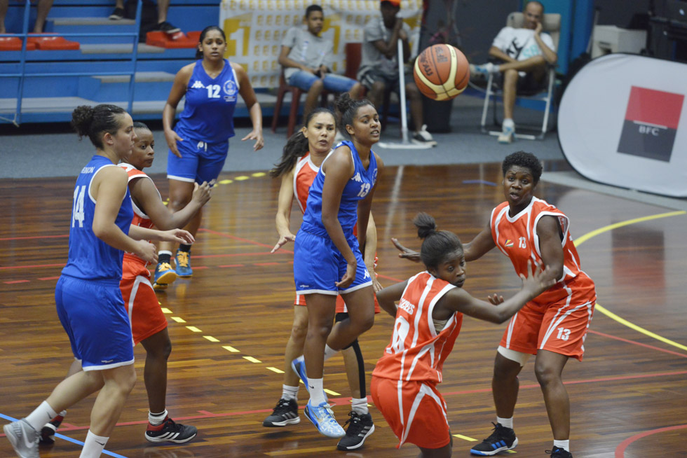 Retour en images sur les victoires écrasantes de nos basketteuses et basketteurs