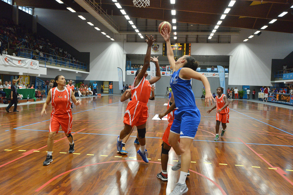 Retour en images sur les victoires écrasantes de nos basketteuses et basketteurs