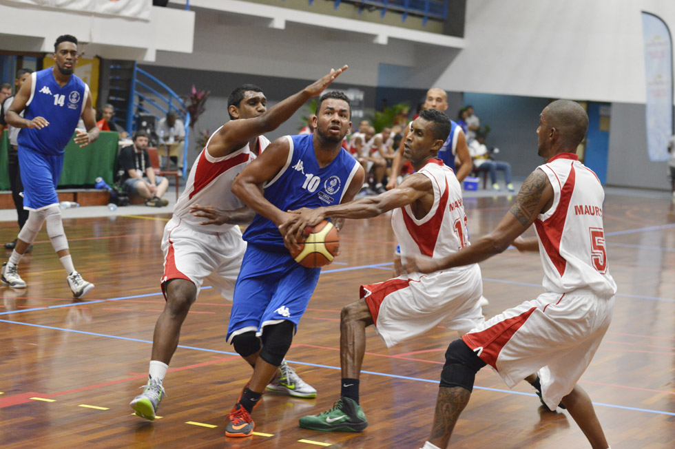 Retour en images sur les victoires écrasantes de nos basketteuses et basketteurs