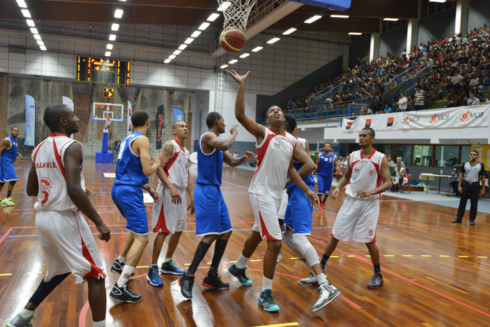 Retour en images sur les victoires écrasantes de nos basketteuses et basketteurs