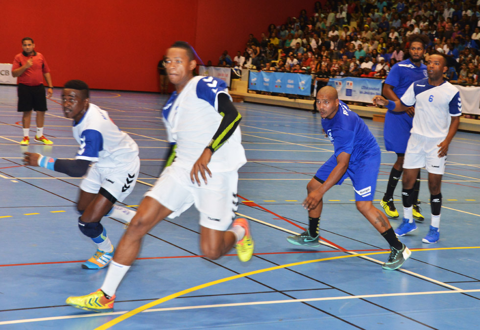 Retour en images sur les médailles d'or des handballeurs du Club R